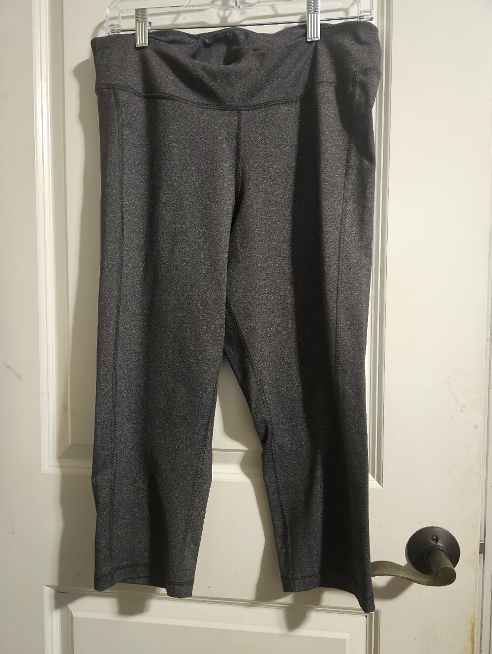 Old Navy Dark Gray High-Rise Capri Leggings
